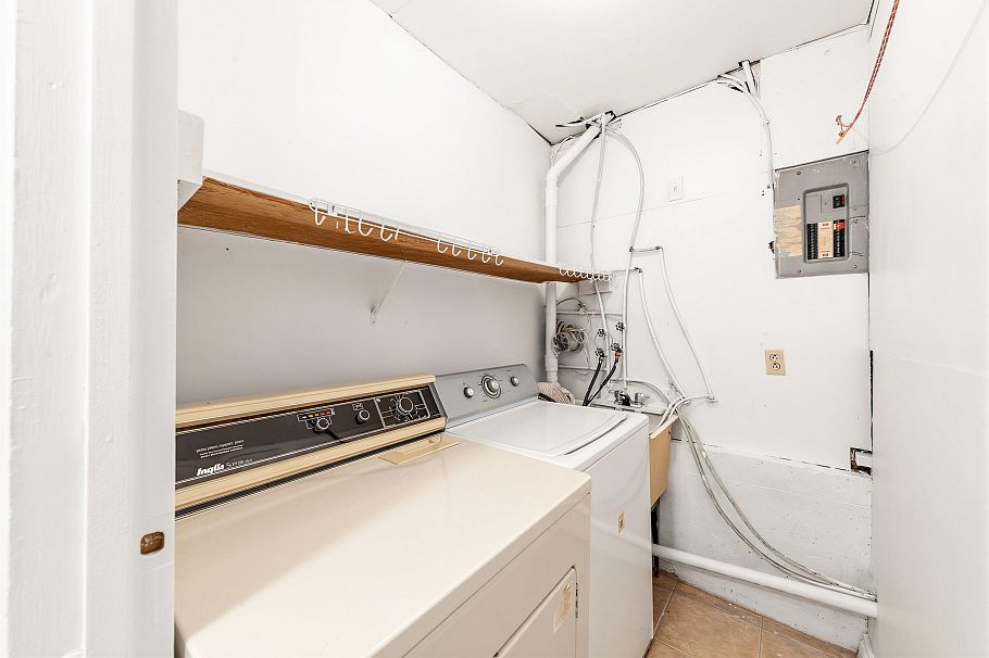 3206 Adanac Street Vancouver, BC - 33