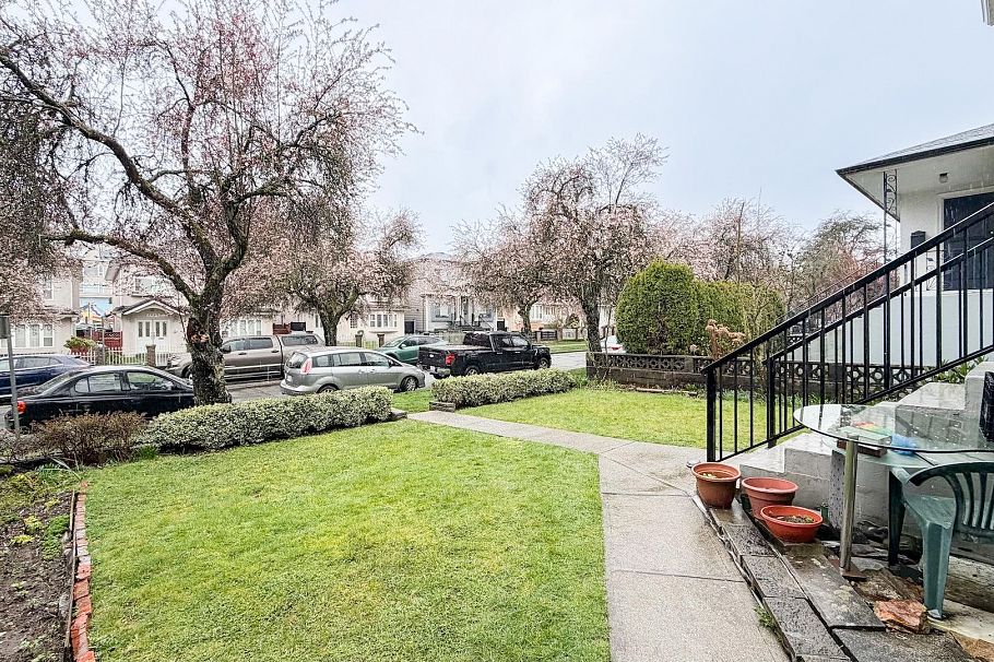 1939 E 39th Avenue Vancouver, BC - 5