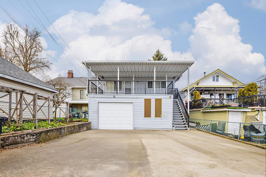 3206 Adanac Street Vancouver, BC - 36