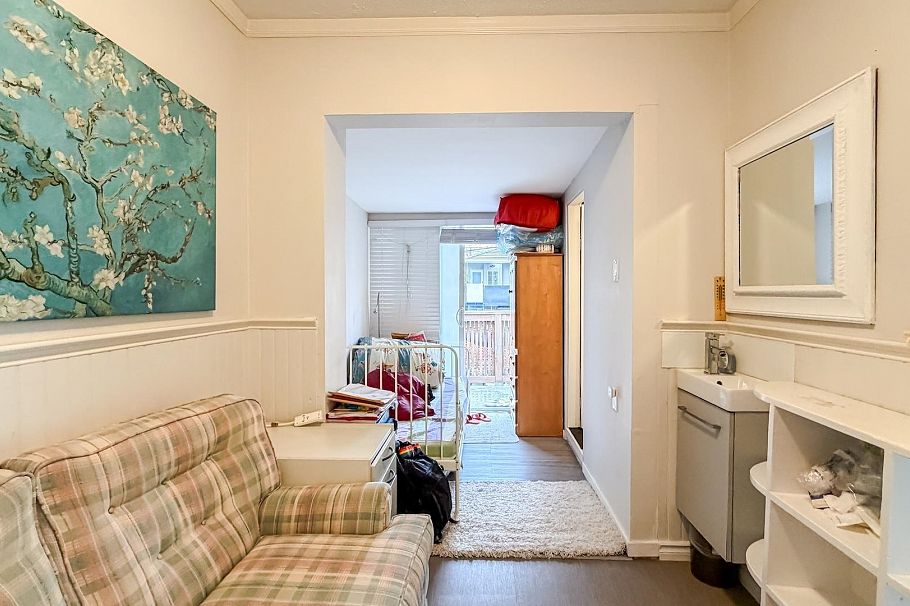 1939 E 39th Avenue Vancouver, BC - 17