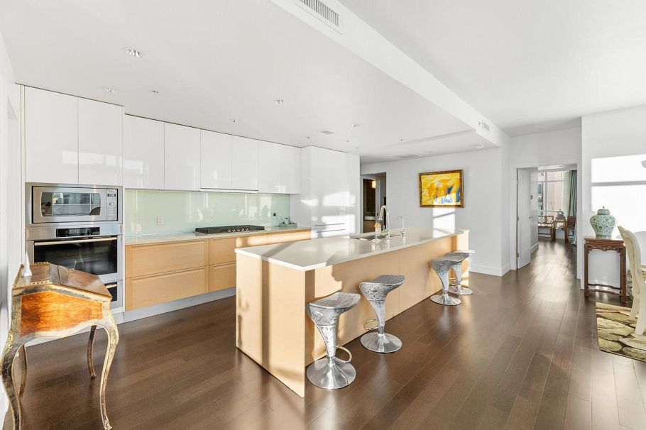 502 6080 Iona Drive Vancouver, BC - 9