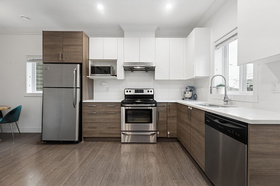 2275 E 34th Avenue Vancouver, BC - 2