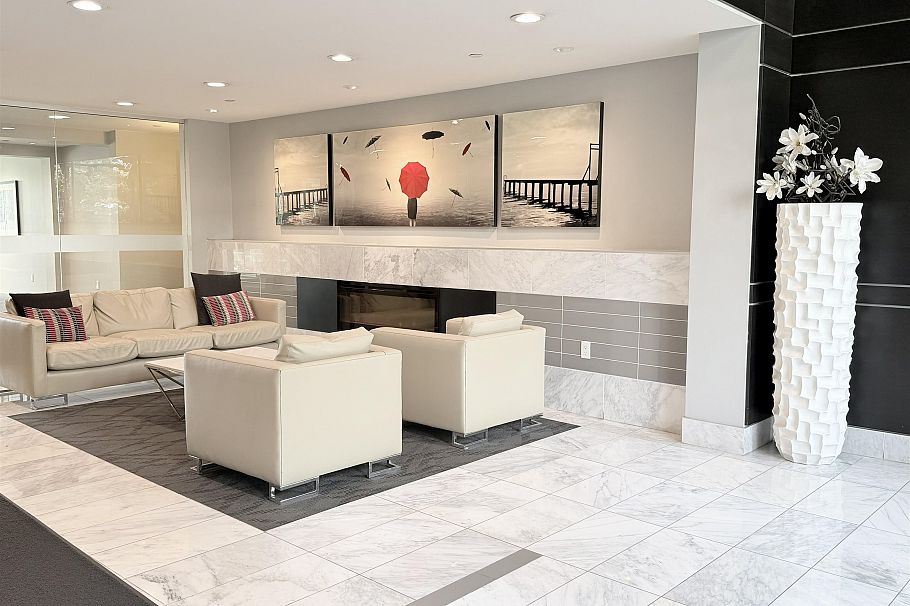 319 255 W 1st Street North Vancouver, BC - 36