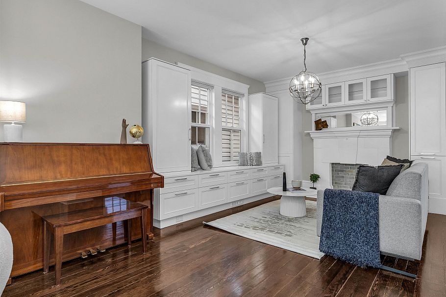 4446 Quebec Street Vancouver, BC - 5