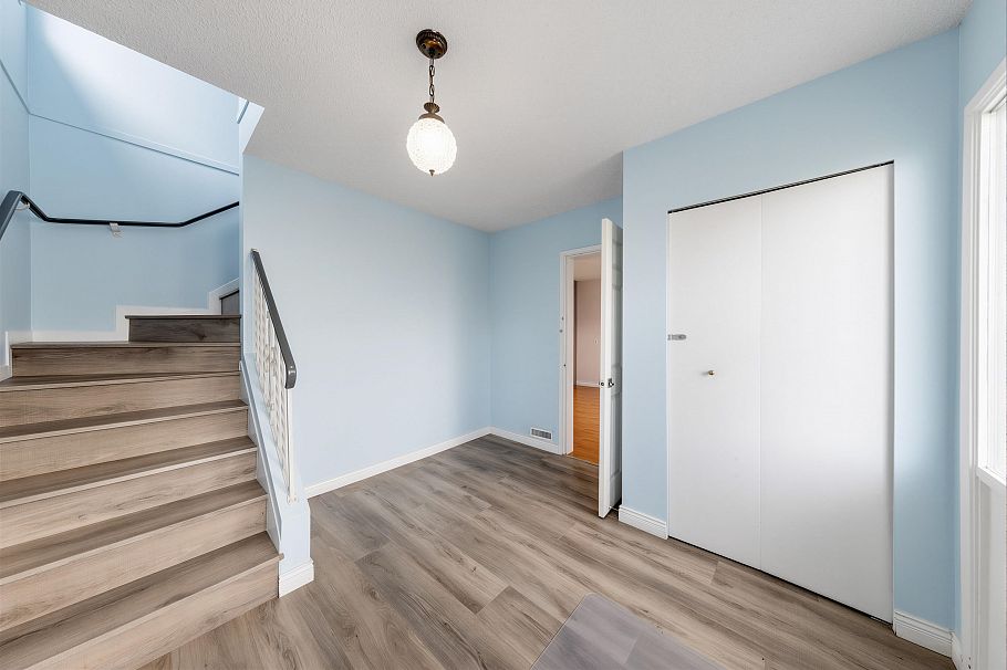 3206 Adanac Street Vancouver, BC - 5