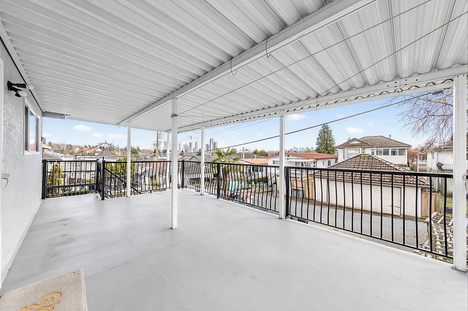 3206 Adanac Street Vancouver, BC - 23