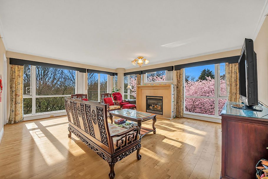 412 618 W 45th Avenue Vancouver, BC - 1