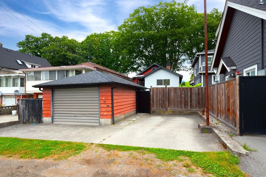 2466 Eton Street Vancouver, BC - 30