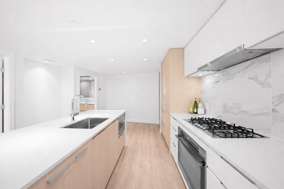 709 1500 Fern Street North Vancouver, BC - 4