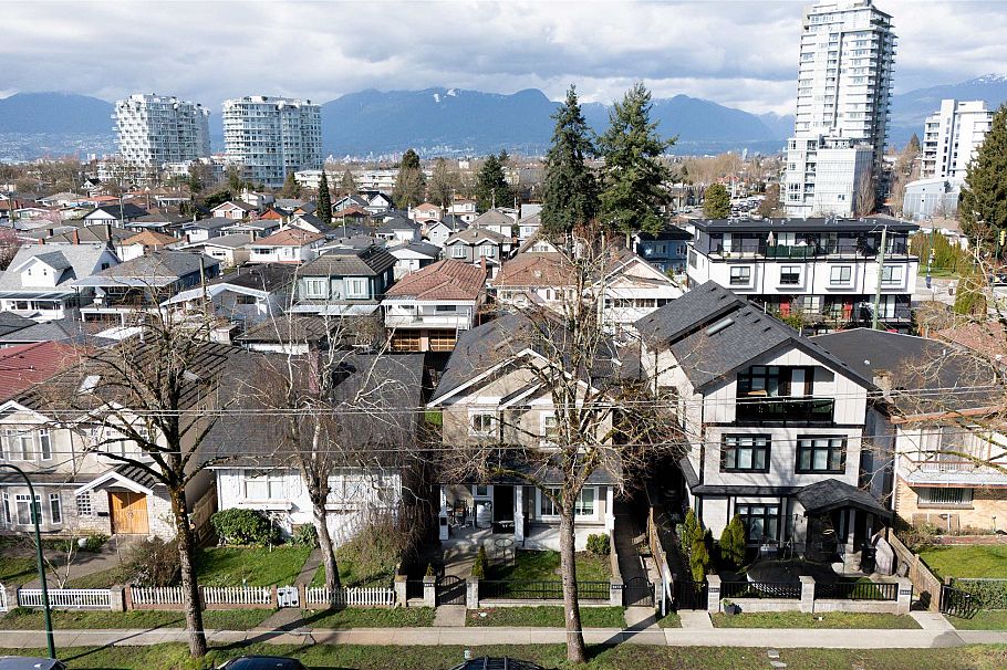 2275 E 34th Avenue Vancouver, BC - 28