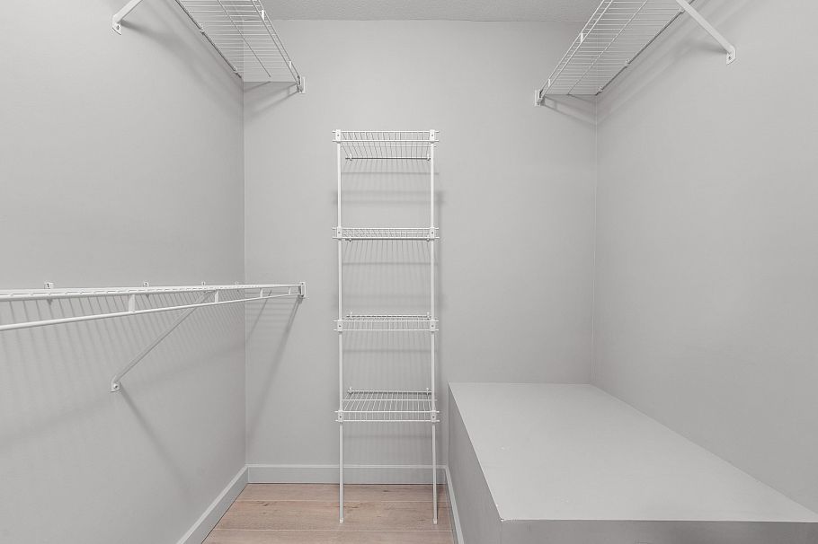 7148 Mont Royal Square Vancouver, BC - 25