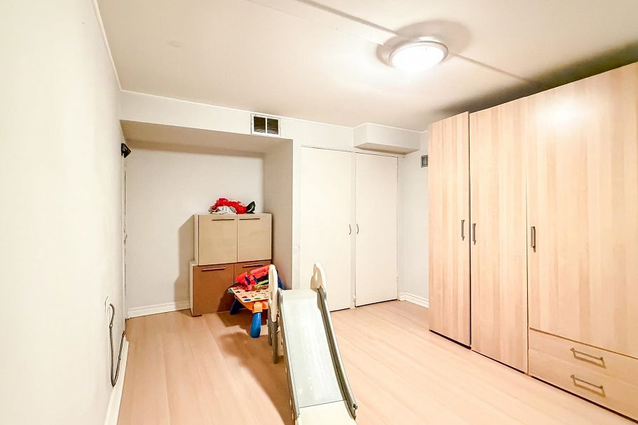 1939 E 39th Avenue Vancouver, BC - 27