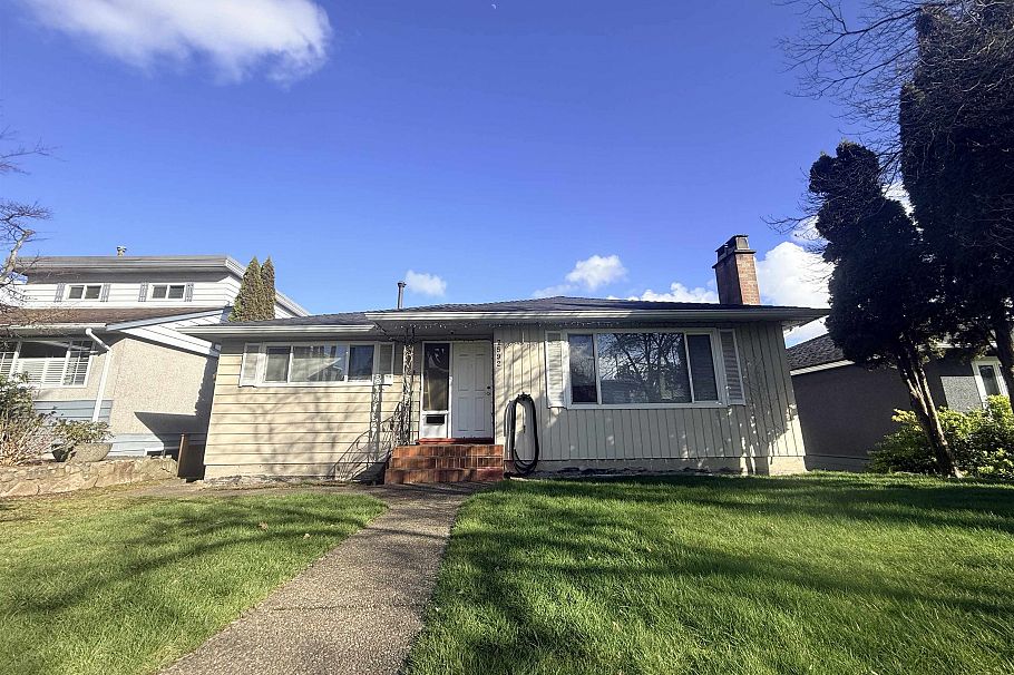 7592 Elliott Street Vancouver, BC - 2