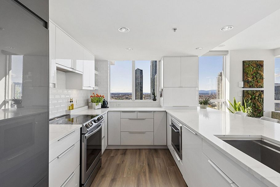 3203 2138 Madison Avenue Burnaby, BC - 2