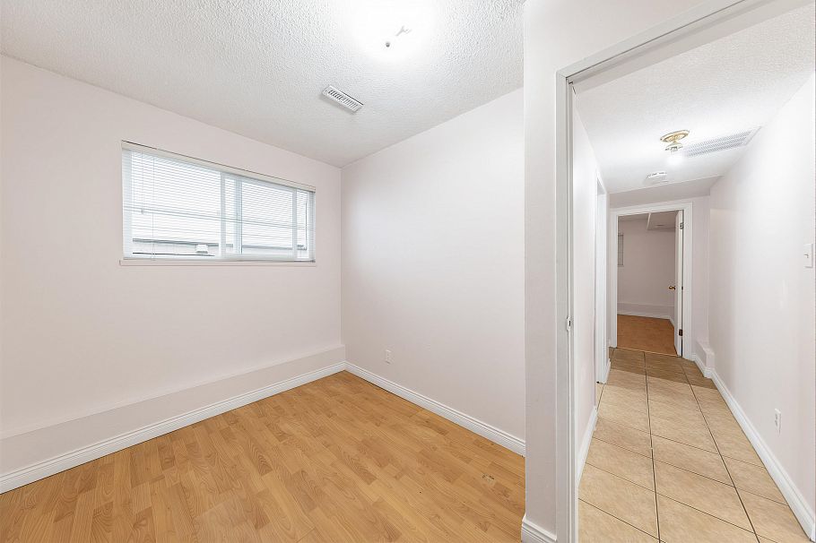 3206 Adanac Street Vancouver, BC - 30