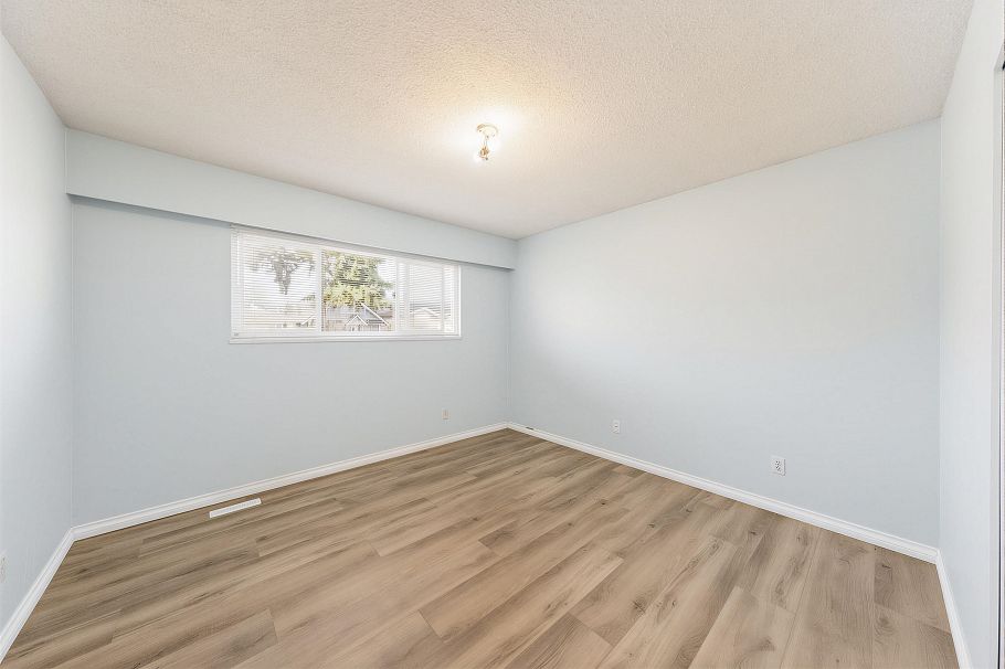 3206 Adanac Street Vancouver, BC - 20