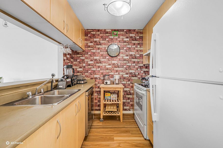 2508 3663 Crowley Drive Vancouver, BC - 10