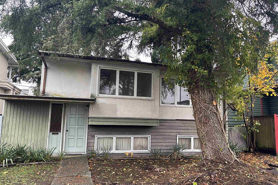 2511 Upland Drive Vancouver, BC - 1