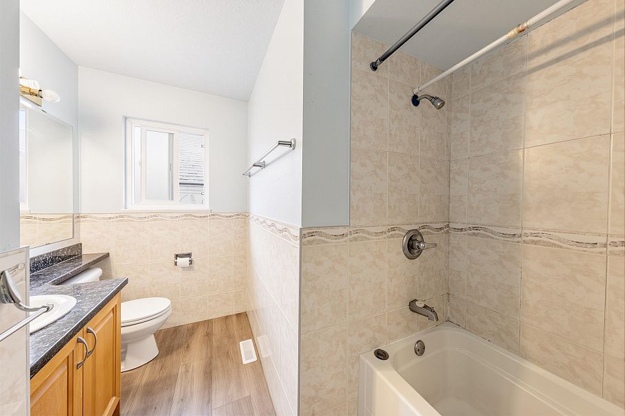 3206 Adanac Street Vancouver, BC - 21