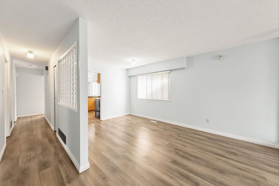 3206 Adanac Street Vancouver, BC - 11