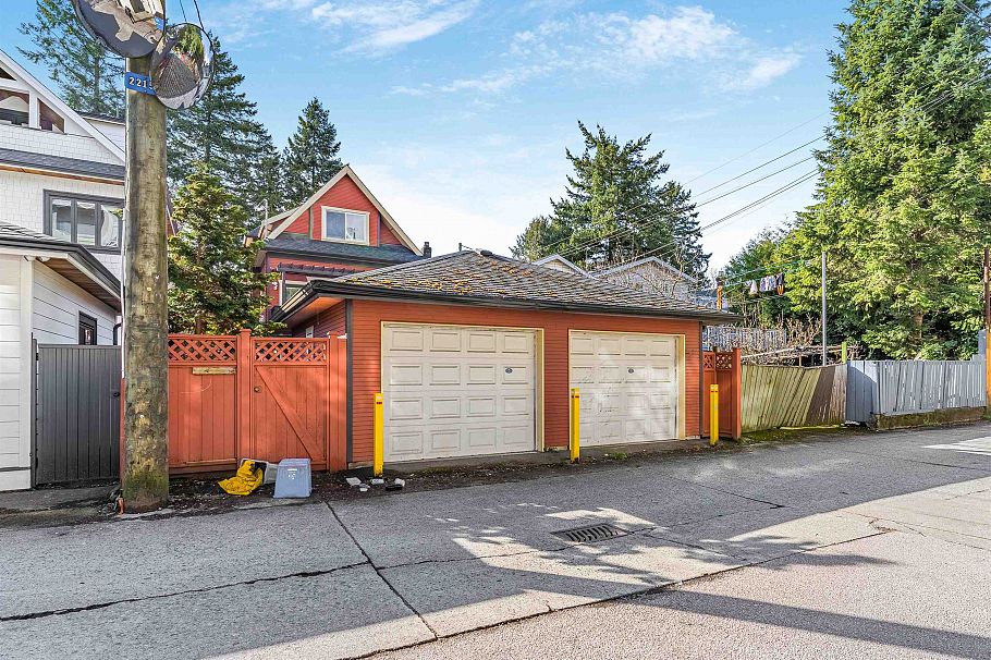 4446 Quebec Street Vancouver, BC - 37