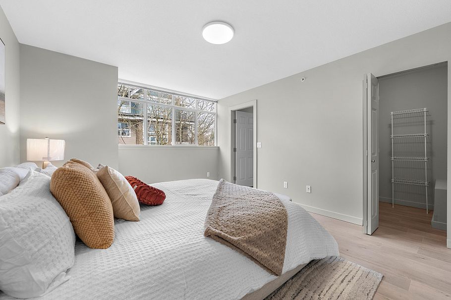 7148 Mont Royal Square Vancouver, BC - 24