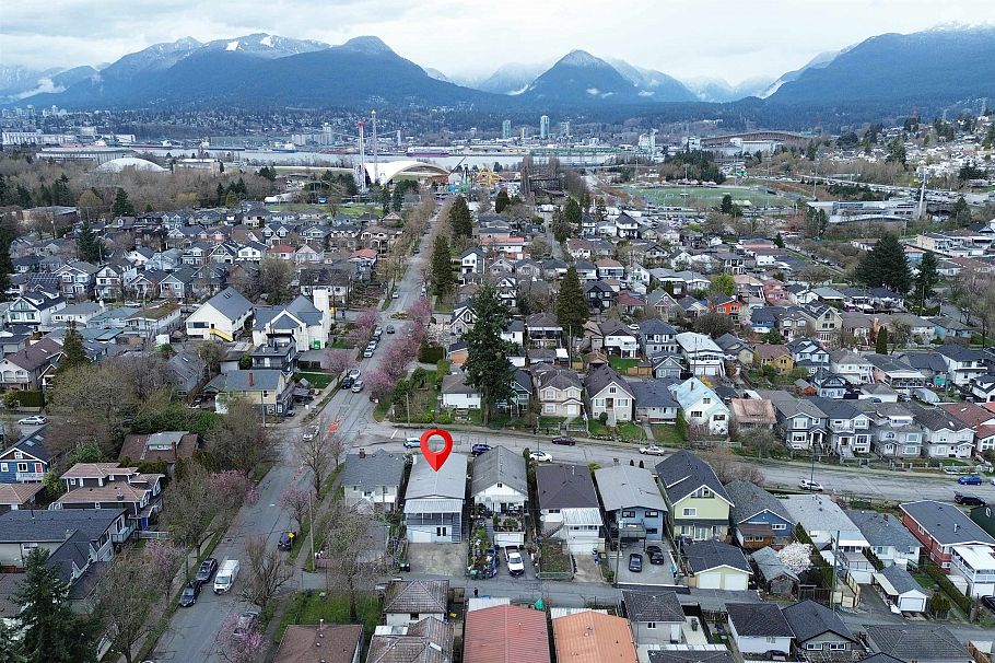 3206 Adanac Street Vancouver, BC - 38