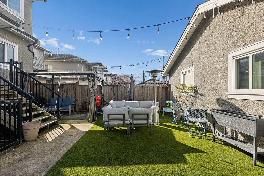 2275 E 34th Avenue Vancouver, BC - 24