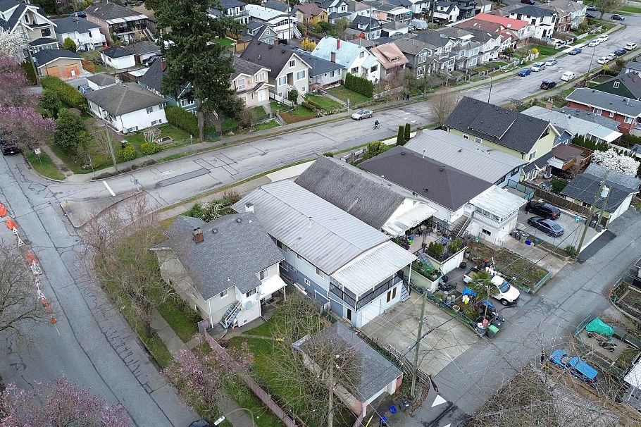 3206 Adanac Street Vancouver, BC - 40