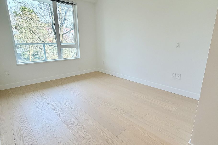 319 255 W 1st Street North Vancouver, BC - 5