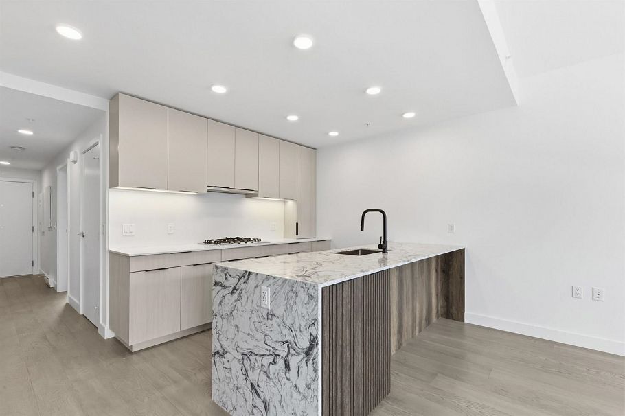 304 3590 W 39th Avenue Vancouver, BC - 3