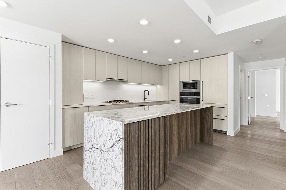 301 3590 W 39th Avenue Vancouver, BC - 3