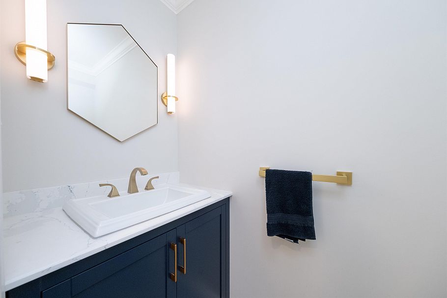 4 260 E 4th Street North Vancouver, BC - 19