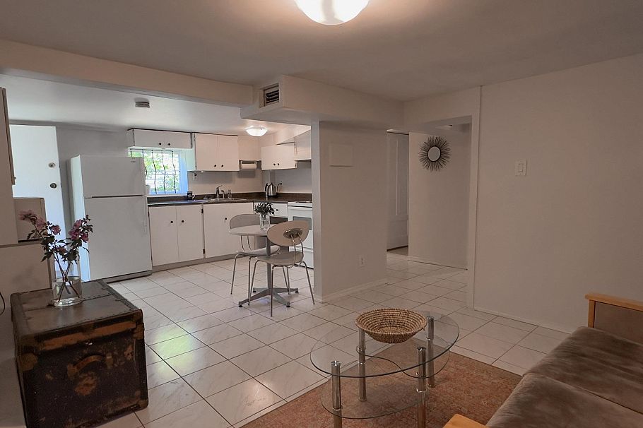 3336 E Georgia Street Vancouver, BC - 21