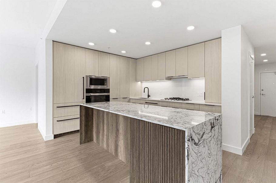 205 3590 W 39th Avenue Vancouver, BC - 1