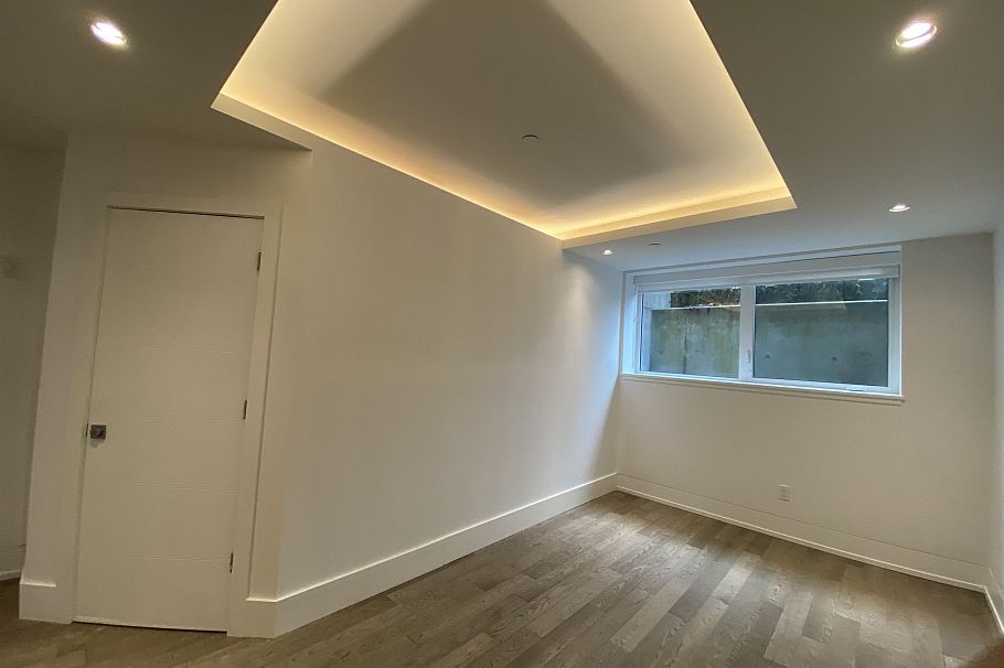 Basement Suite 4691 W 9TH AVENUE, Vancouver BC V6R 2E3 Vancouver, BC - 4