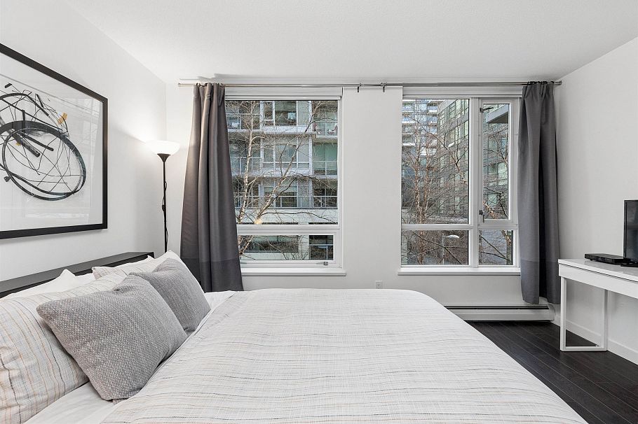 156 W 1st Avenue Vancouver, BC - 27