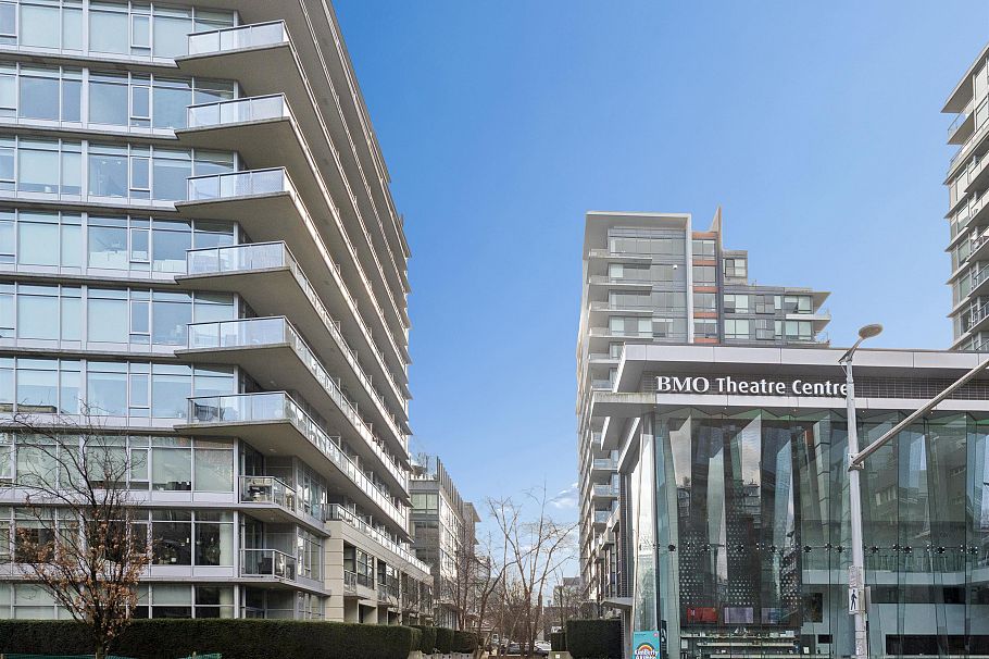 156 W 1st Avenue Vancouver, BC - 4