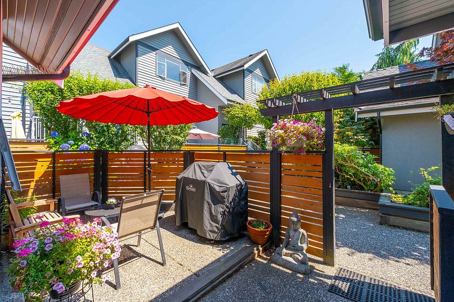 4 260 E 4th Street North Vancouver, BC - 5