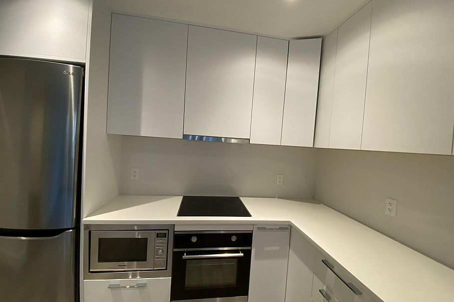 Basement Suite 4691 W 9TH AVENUE, Vancouver BC V6R 2E3 Vancouver, BC - 8