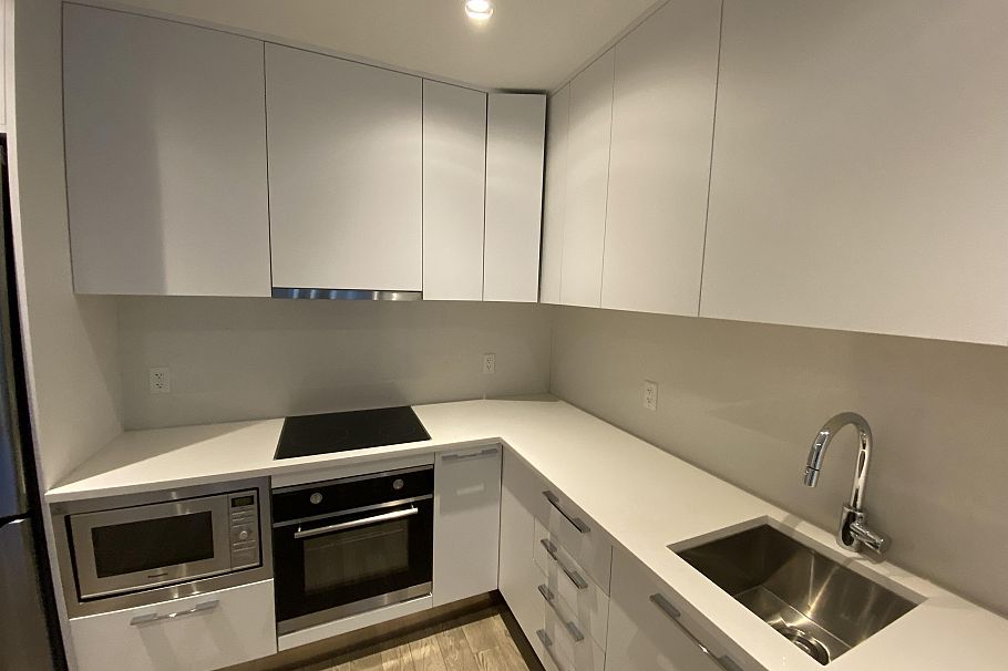 Basement Suite 4691 W 9TH AVENUE, Vancouver BC V6R 2E3 Vancouver, BC - 3
