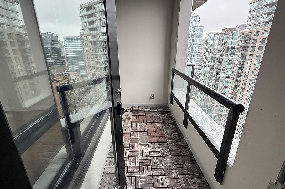 3008 909 Mainland Street Vancouver, BC - 8