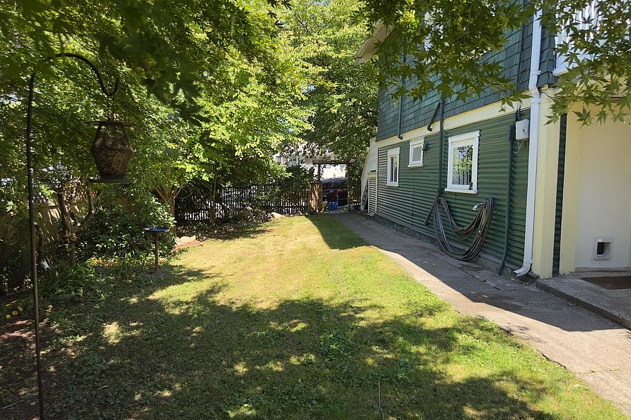 3336 E Georgia Street Vancouver, BC - 30