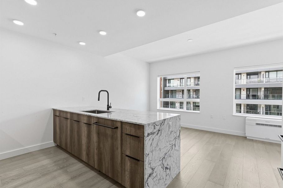 304 3590 W 39th Avenue Vancouver, BC - 2