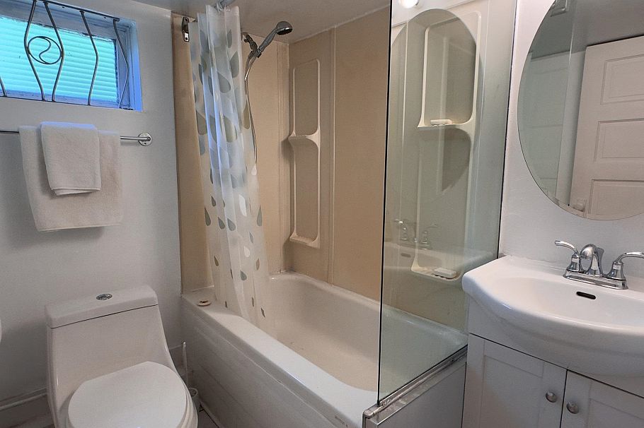 3336 E Georgia Street Vancouver, BC - 24