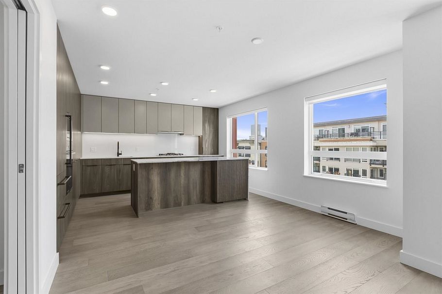 307 3590 W 39th Avenue Vancouver, BC - 5