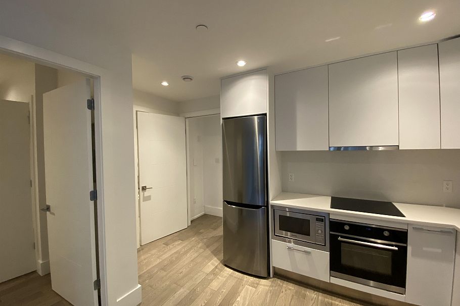 Basement Suite 4691 W 9TH AVENUE, Vancouver BC V6R 2E3 Vancouver, BC - 12