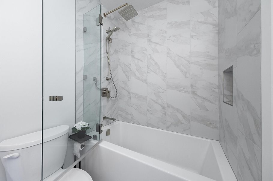 4 260 E 4th Street North Vancouver, BC - 23