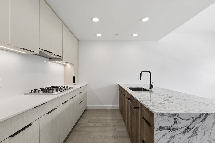 304 3590 W 39th Avenue Vancouver, BC - 6