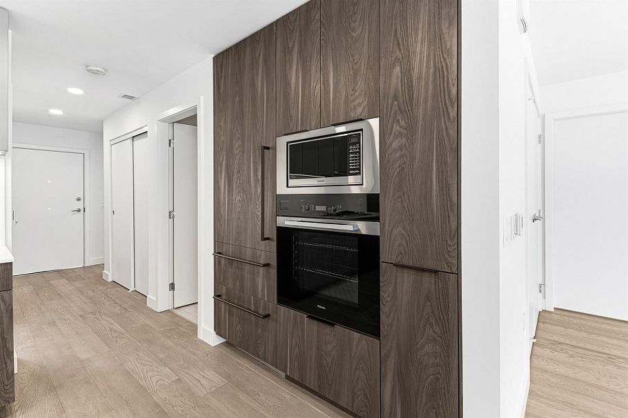 203 3590 W 39th Avenue Vancouver, BC - 4